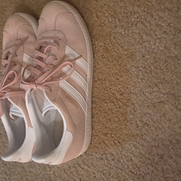 Pink and white adidas - Picture 2 of 4